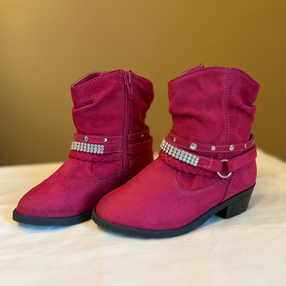 Piper Other - PIPER Boots Pretty in Pink Toddler size 9